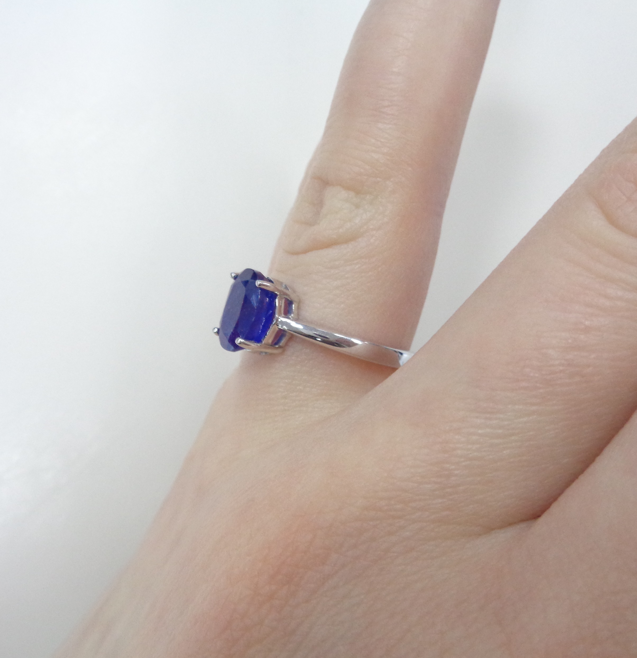 Серебряное кольцо с сапфиром